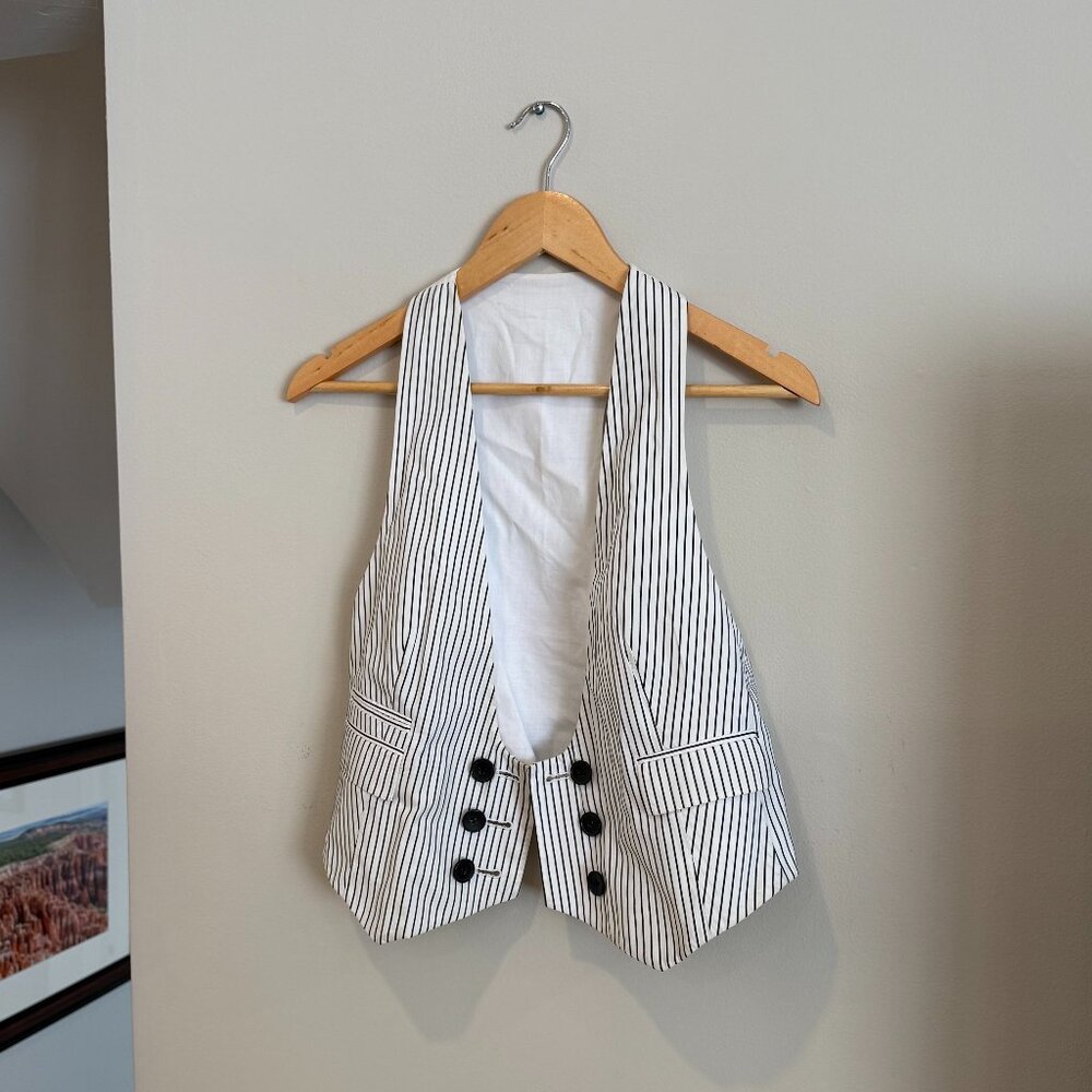 Adorable Designer Vest - Picture 2 of 7